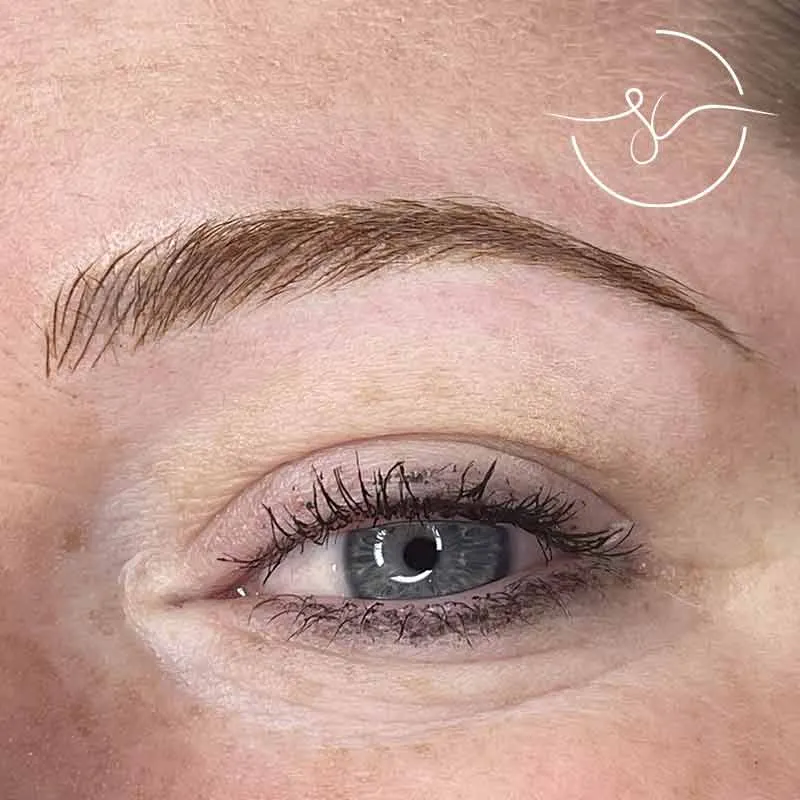 Dermopigmentation des sourcils réalisée par Chloé à Marseille